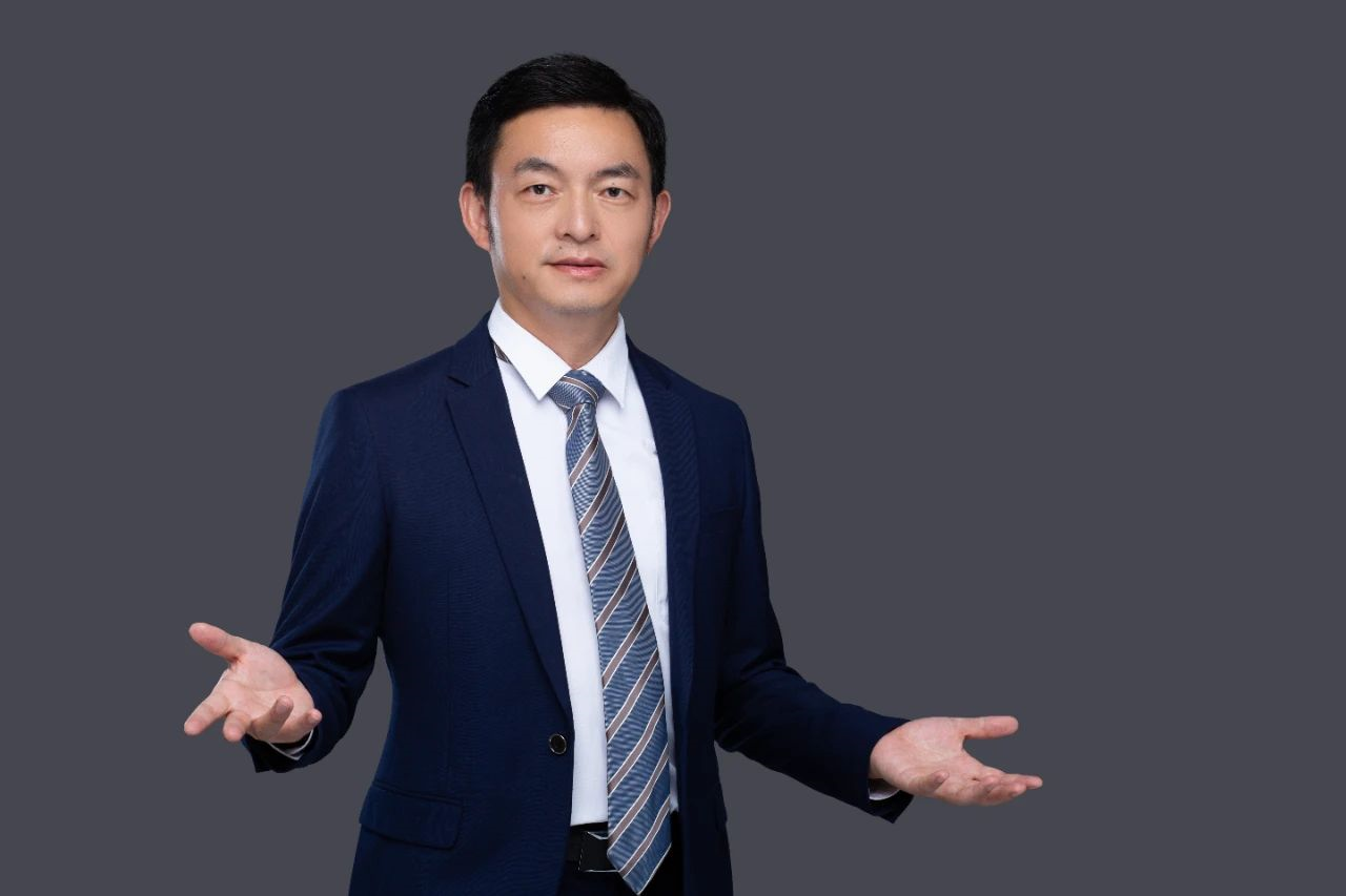 对话椭圆方程周伟峰
